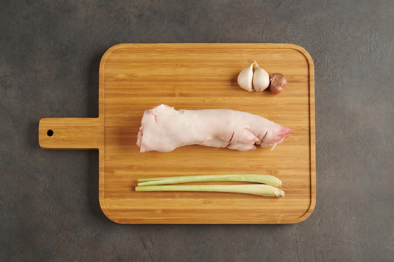 Pig Trotter (七寸猪蹄)
