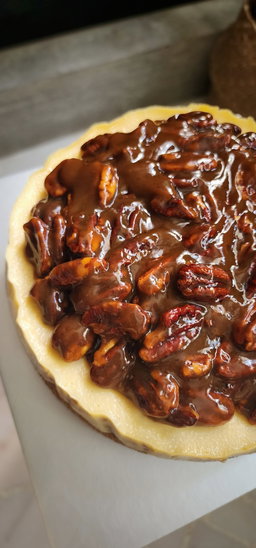 Caramel Pecan Cheesecake 