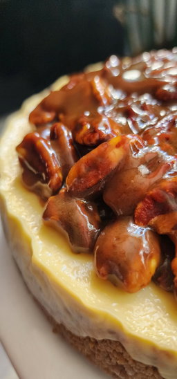 Caramel Pecan Cheesecake 