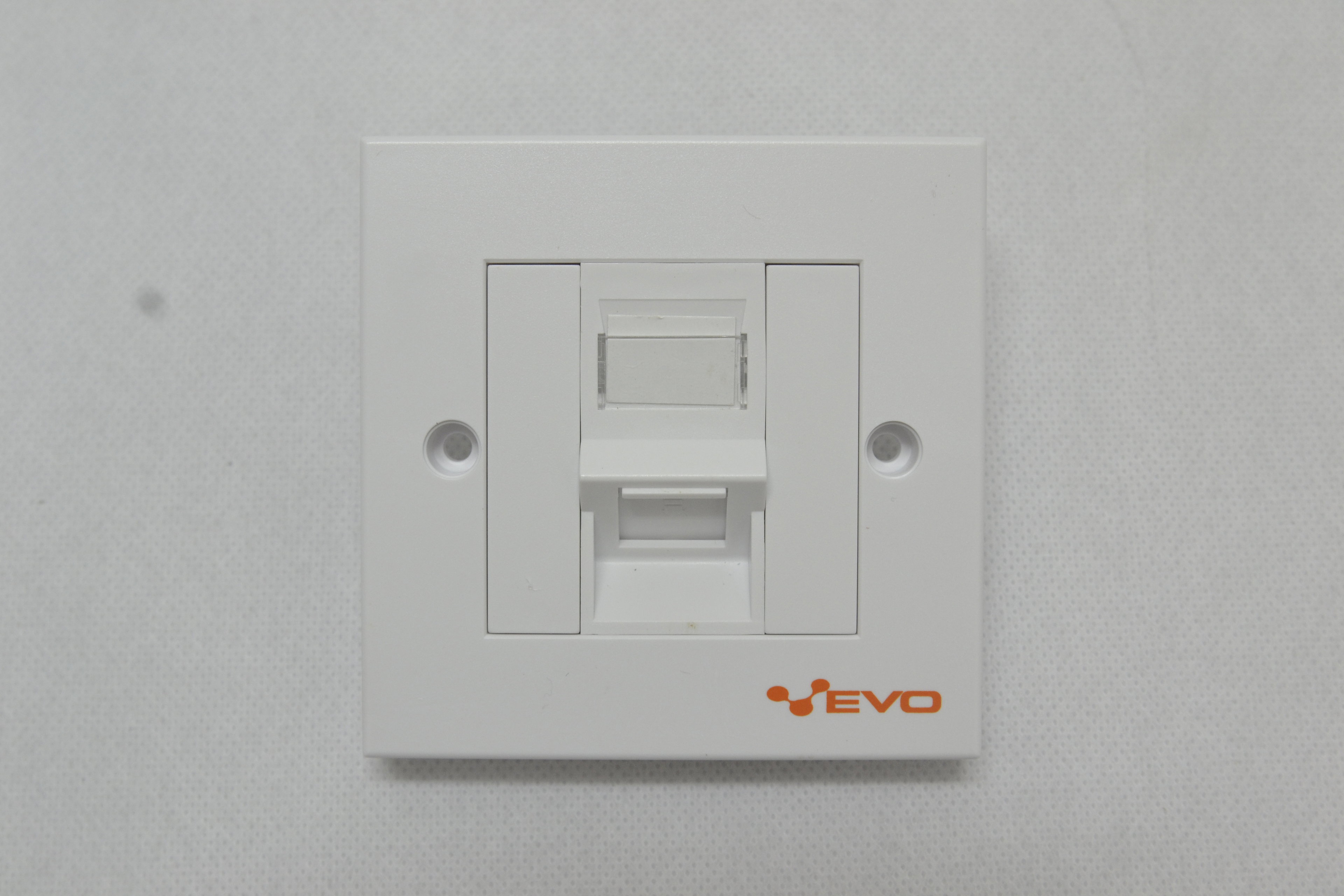 FP-4501 (EVO 1 Gang Angle Faceplate)