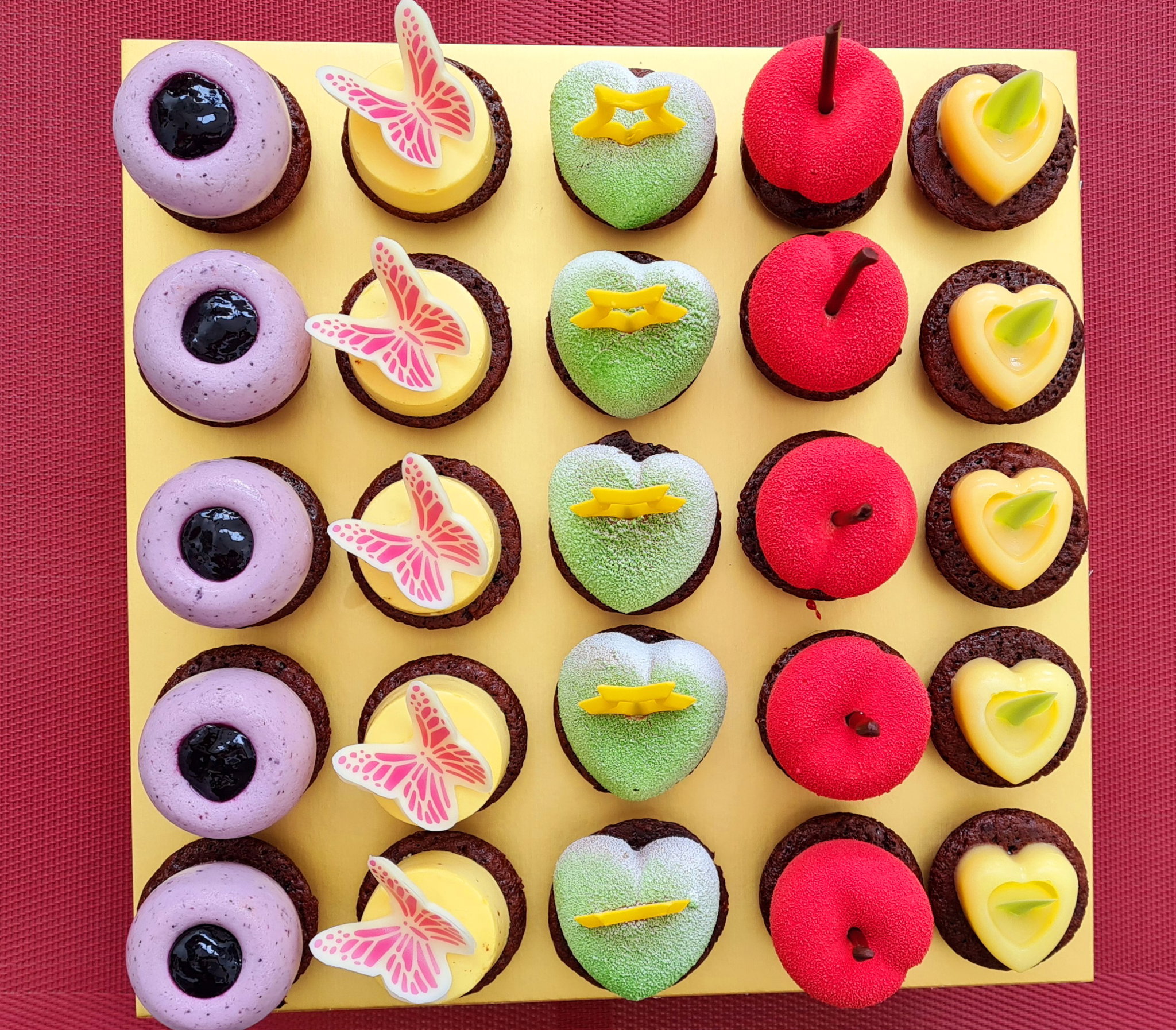 Premium petit gateaux 25 pieces _0