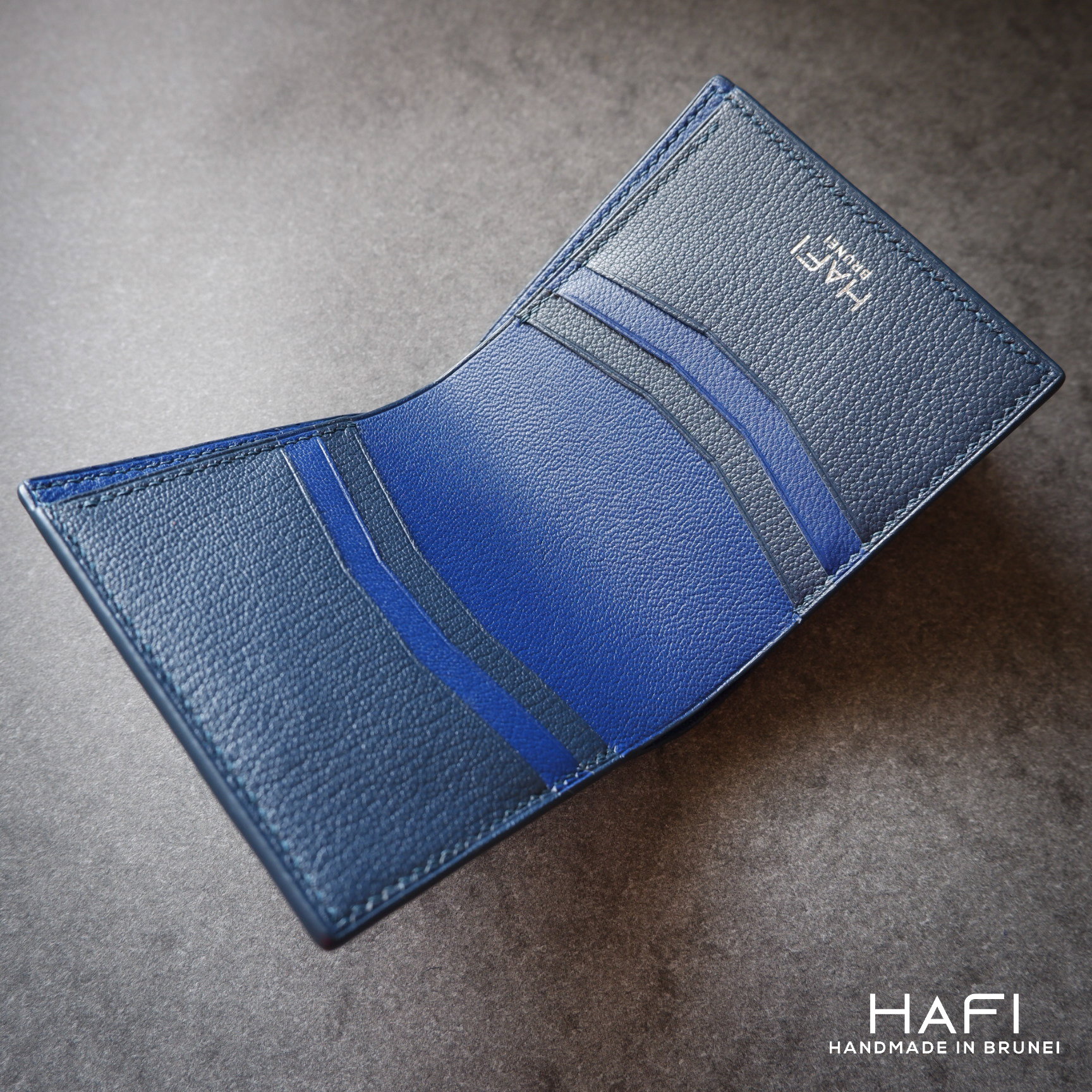 Bifold wallet in blue goatskin_1