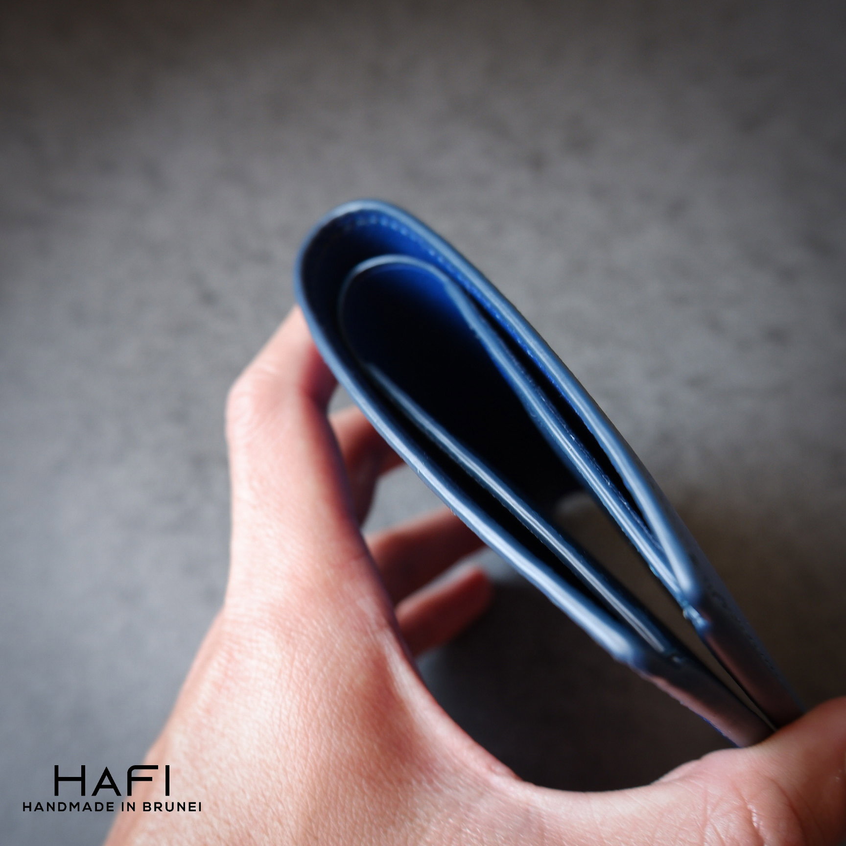 Bifold wallet in blue goatskin_5
