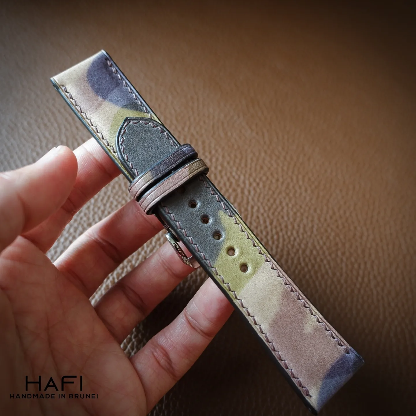 Apple Watch Strap in Camouflage leather _3
