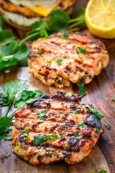 Seasoned Salmon Burger w/ Chips_0