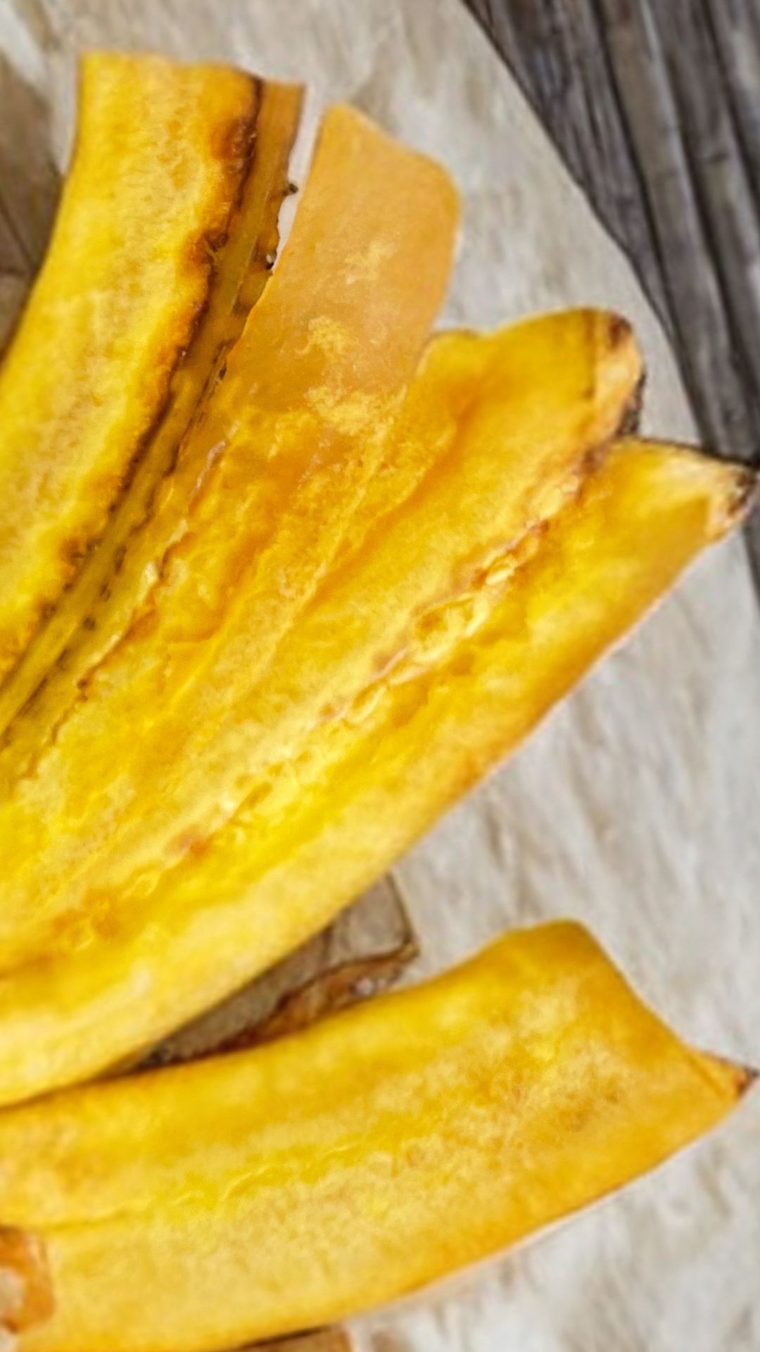 Chips de banana da terra / Banana chips.