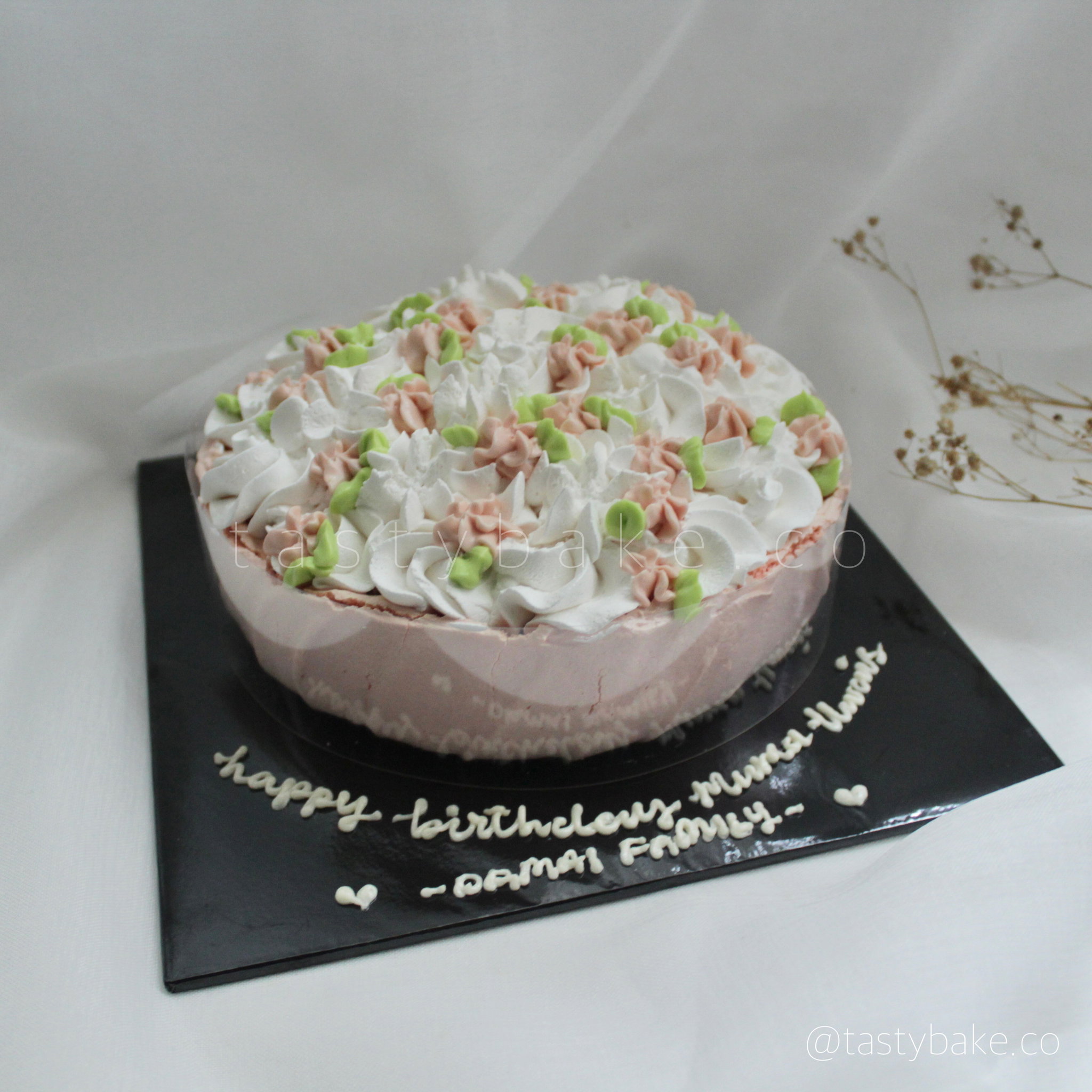 Floral Pavlova Cake_0