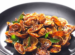 Sautéed Black Pepper N Butter Lala With Sake