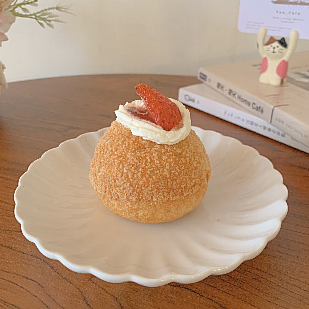 Strawberry cream puff_0