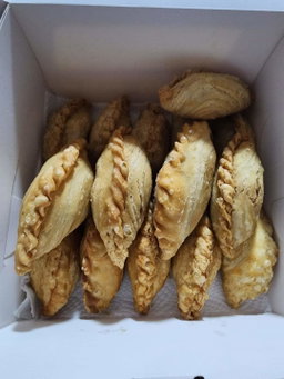 Vegan plant based chicken potato curry puffs (Top seller)(5pcs $10)(10pcs $18) 