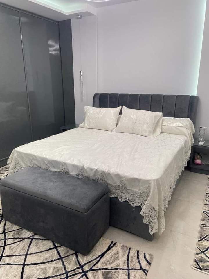 Sleigh Bed w/ Pedestals and Ottoman
