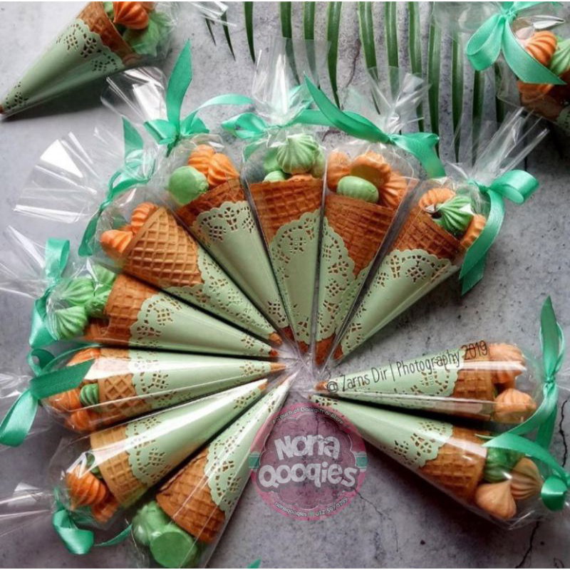 MERINGUE COOKIES in CONE