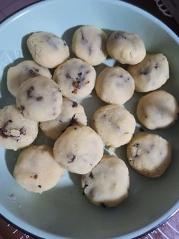 Vegetarian plant based mince meat mung bean pastry! 8 pcs per box! 80 to 85g per pcs! 