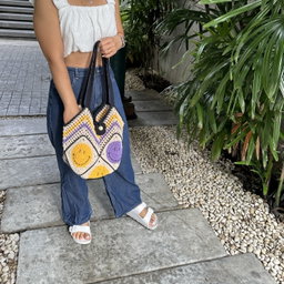 Smiley Tote Bag with Wide Base (M)