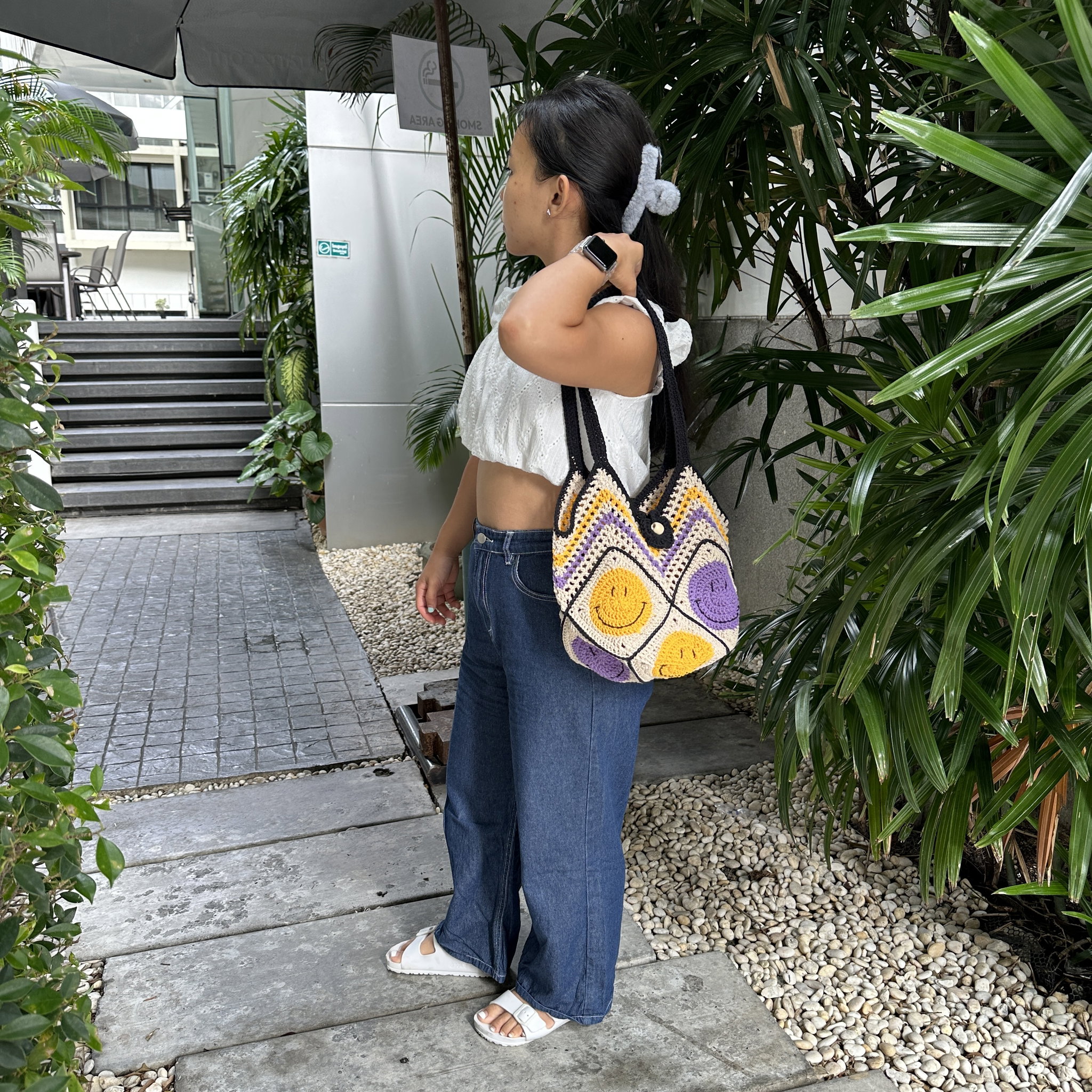 Smiley Tote Bag with Wide Base (M)_2