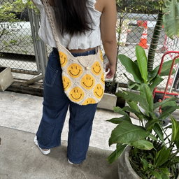 Crochet Bag with Smiley in Cream base