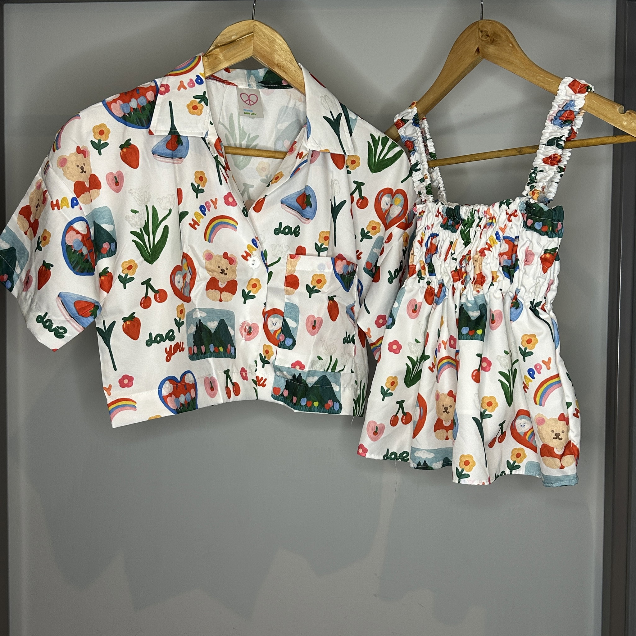 Cute Printed Shirt - Rainbow Heart_3