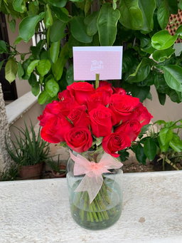 Jarrón de 35 rosas