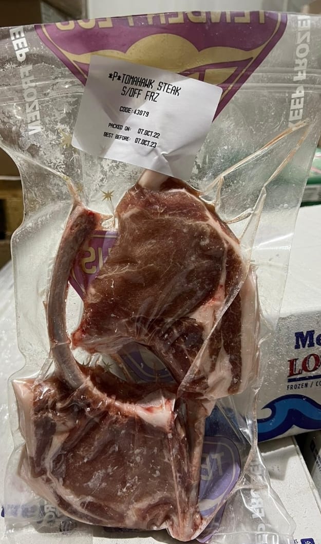 Aust Pork Tomahawk Bone in_0