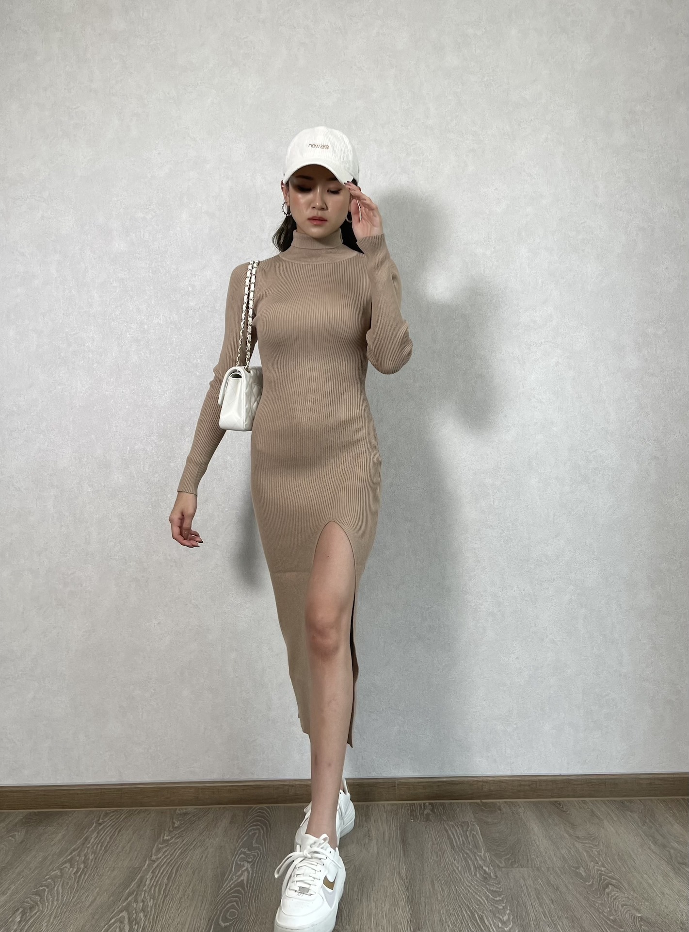 TURTLE NECK KNIT DRESS (Tan)_3