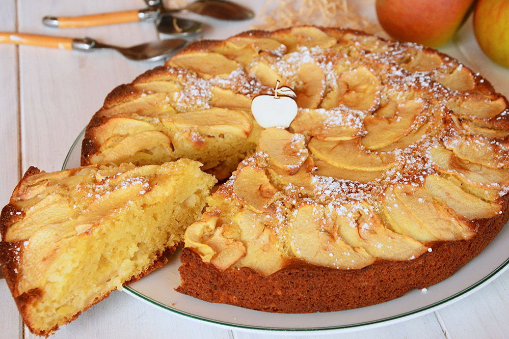 Шарлотка с яблоками_0