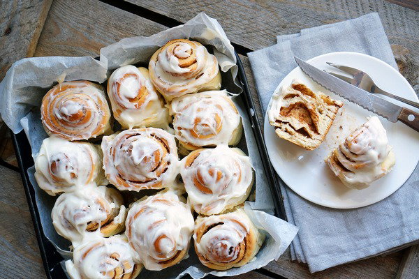 Булочки с корицей и кремом «Cinnabons» - 10 шт_0