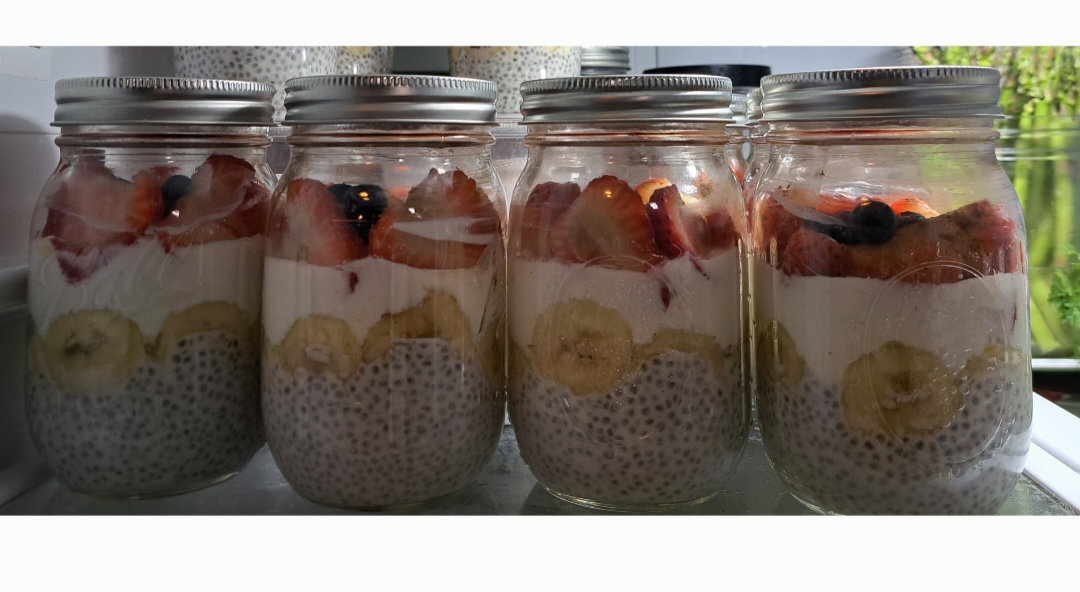 Chia Pudding with fruit_0