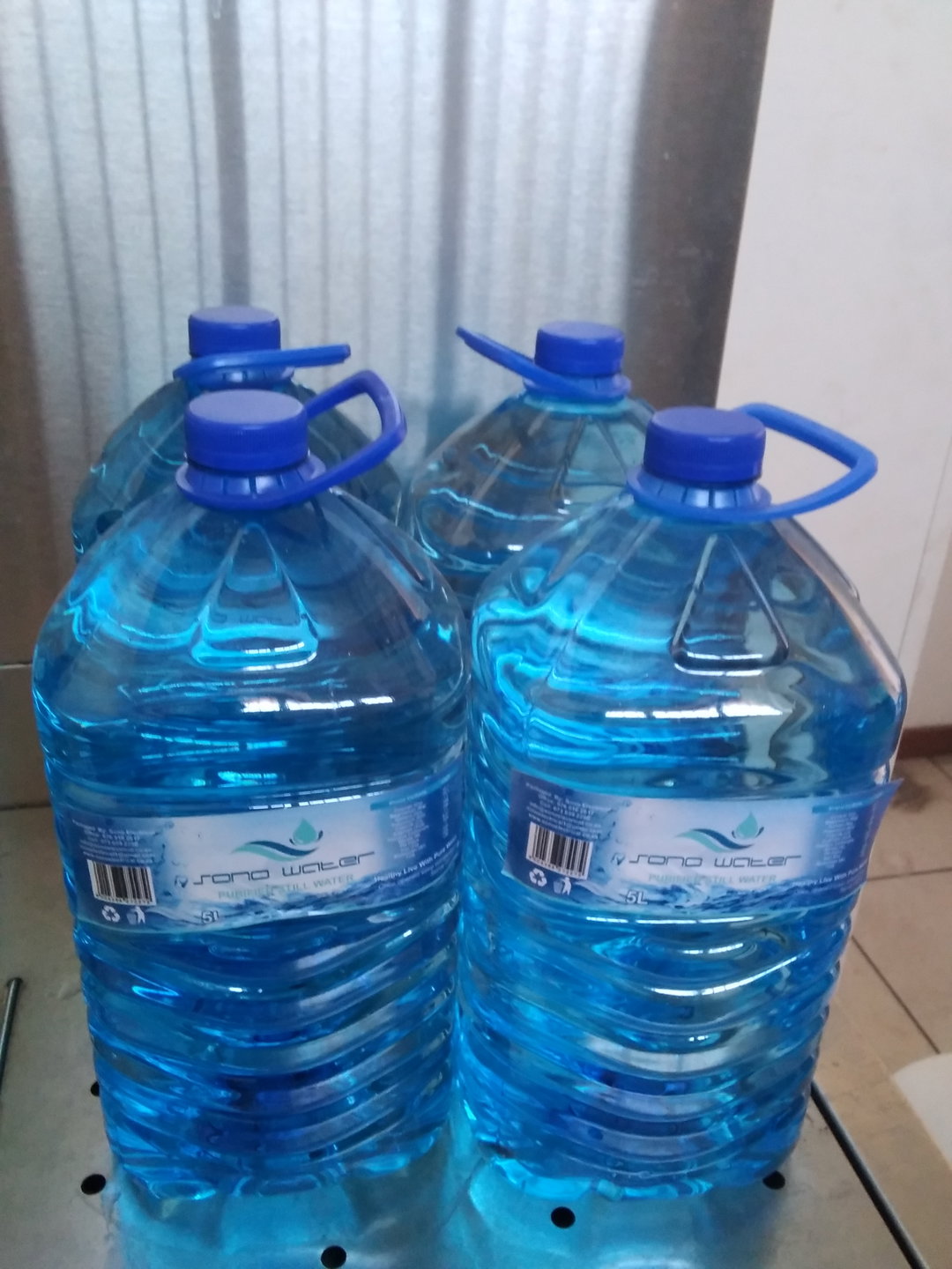 5 litres sono still water x4