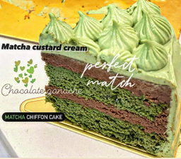 Premium Matcha Chocolate Cake