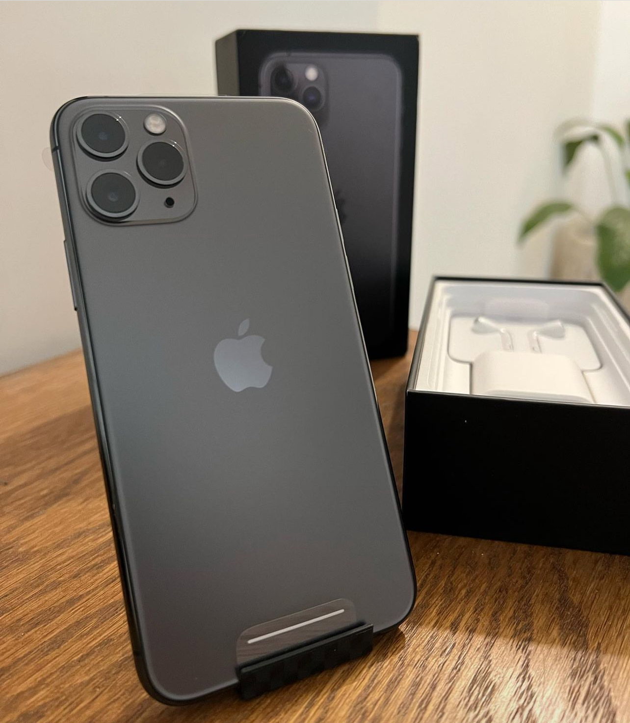 iPhone 11 Pro max Brand New  _1
