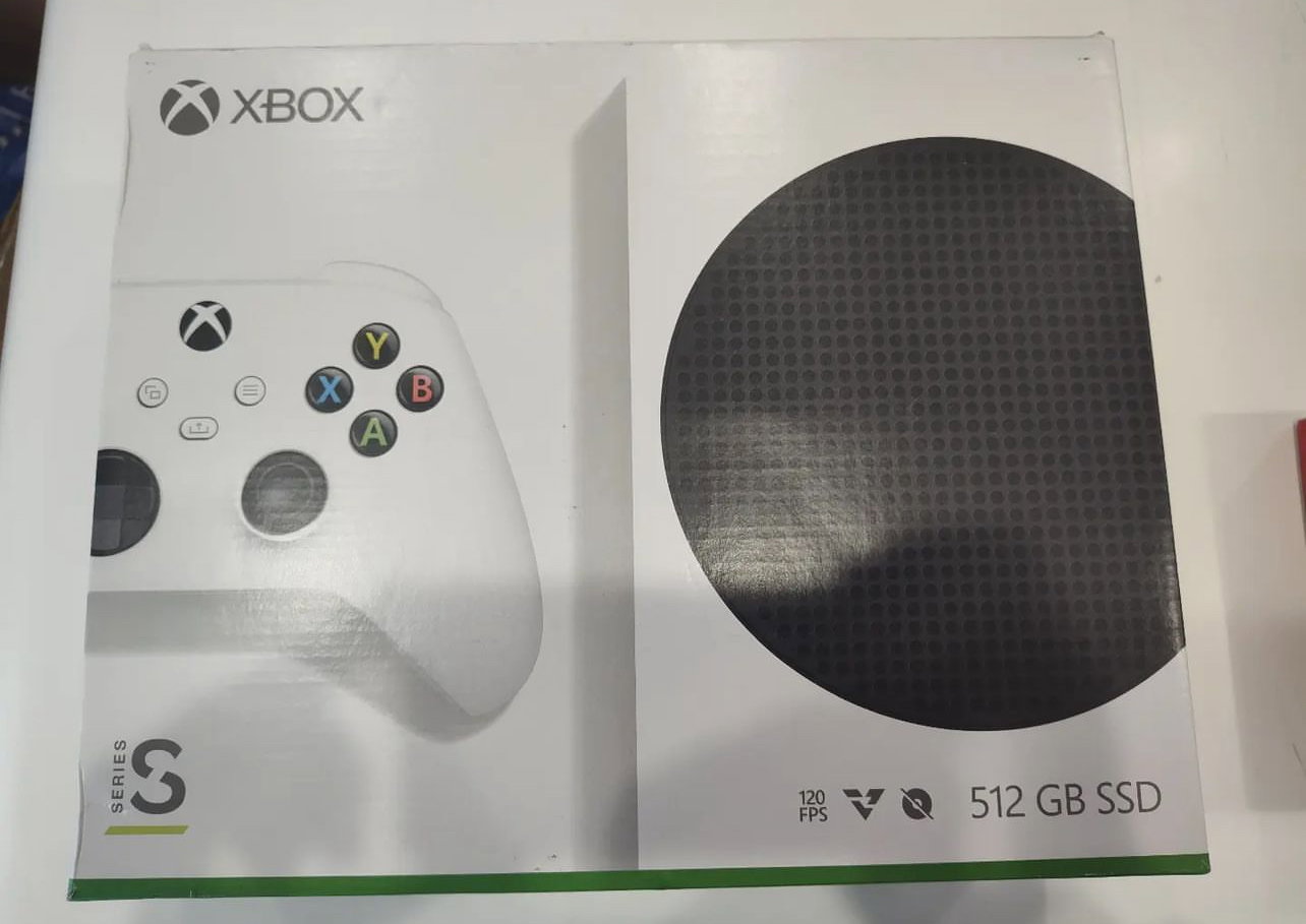 Xbox + 1 controller series S_0