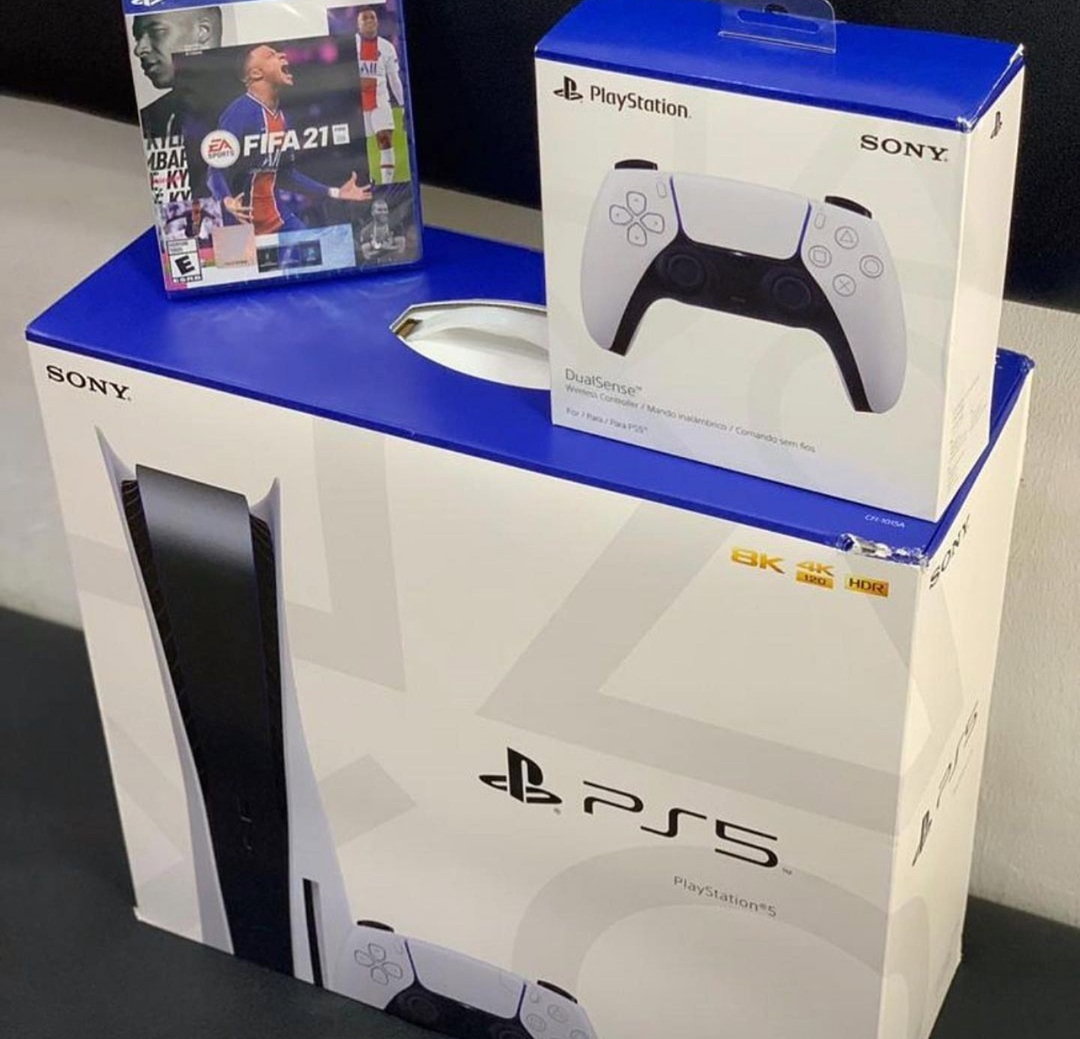 PS5 Console + 2 Controller
