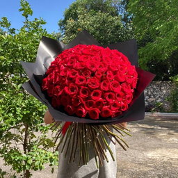 100 rosas ramo