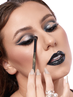 Rose and Ben Beauty E27 Inner Corner Highlight Brush