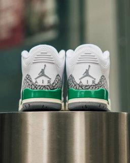 Air Jordan 3 OG "Lucky Green," 