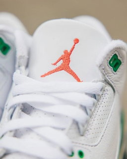 Air Jordan 3 OG "Lucky Green," 