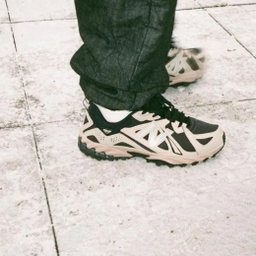 New Balance 610 in "Aluminum Black"