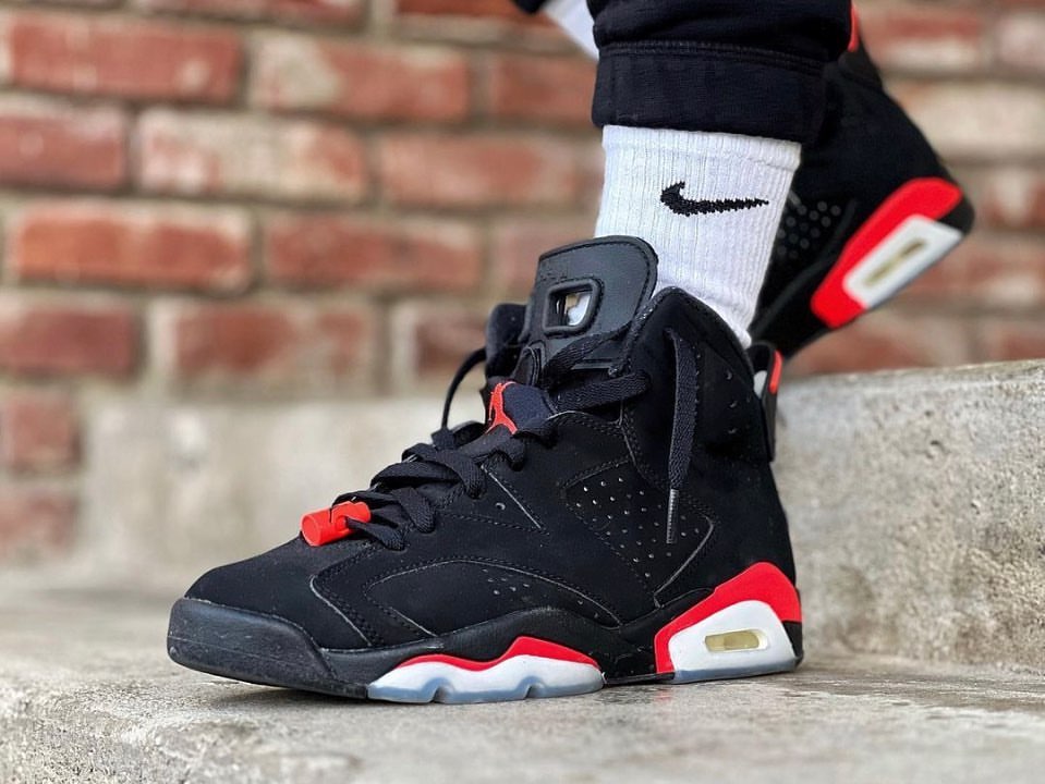 Air Jordan 6 Retro OG "Varsity Red,"
