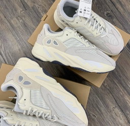 Yeezy Boost 700 Analog