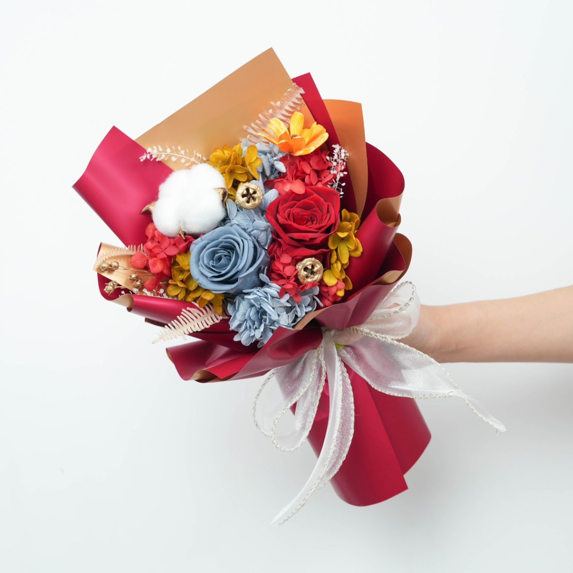 Romance In Glamour_0