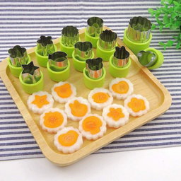 28 Pcs Sandwich/Fruit Cutter Set