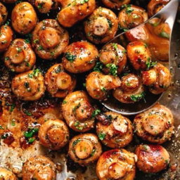 Buttery Garlic White Button Mushroom With Herbs