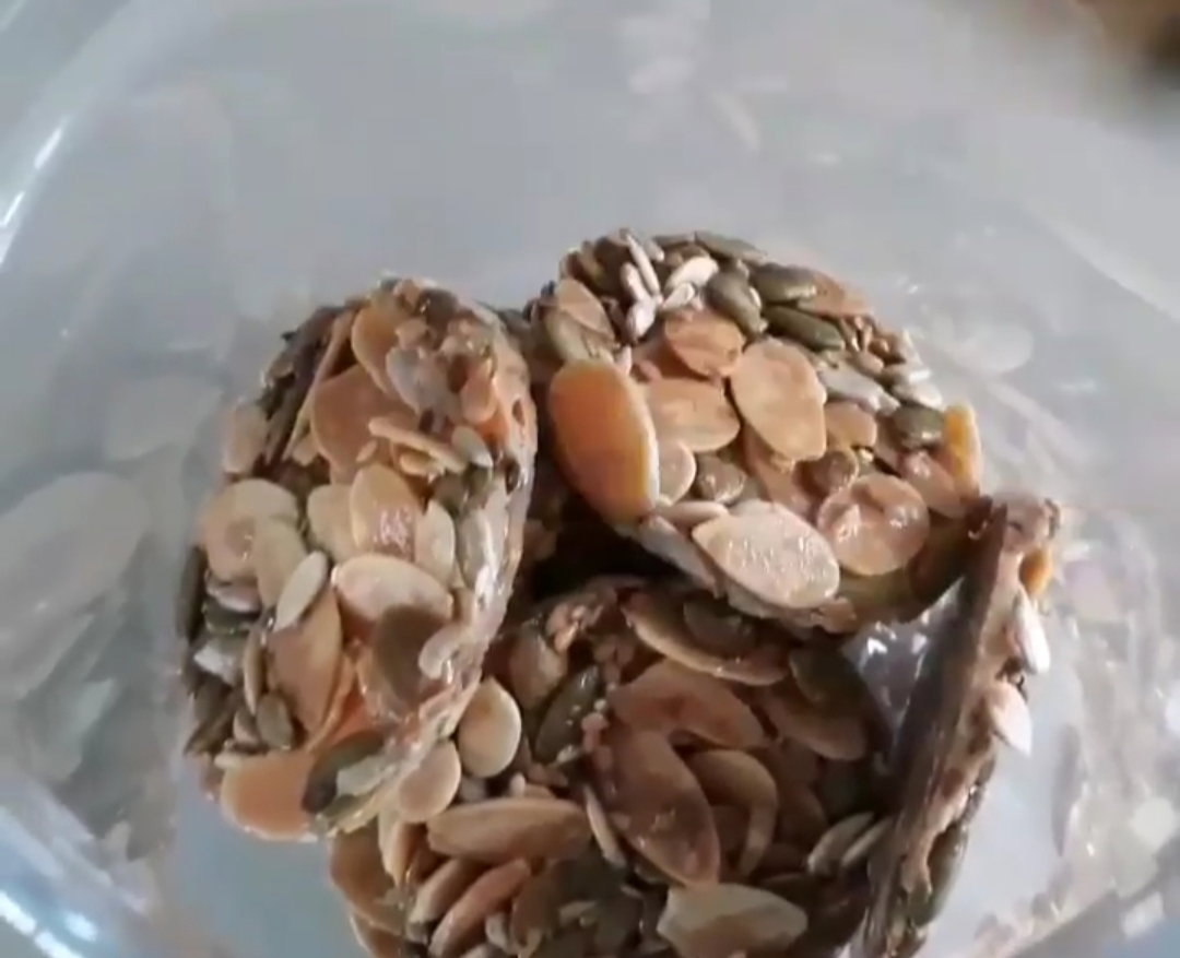 Mixed Nutty Nuts_0