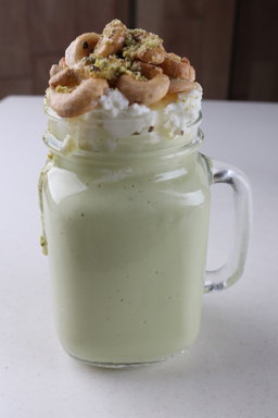 Avocado Milkshake  عصير الأفوكادو الفاخر