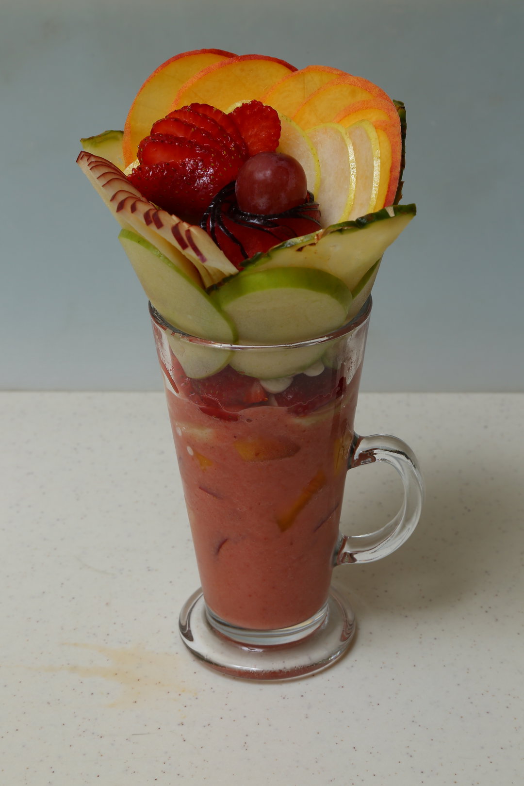 Mixed Cocktail with fruit pieces كوكتيل مع قطع الفواكه