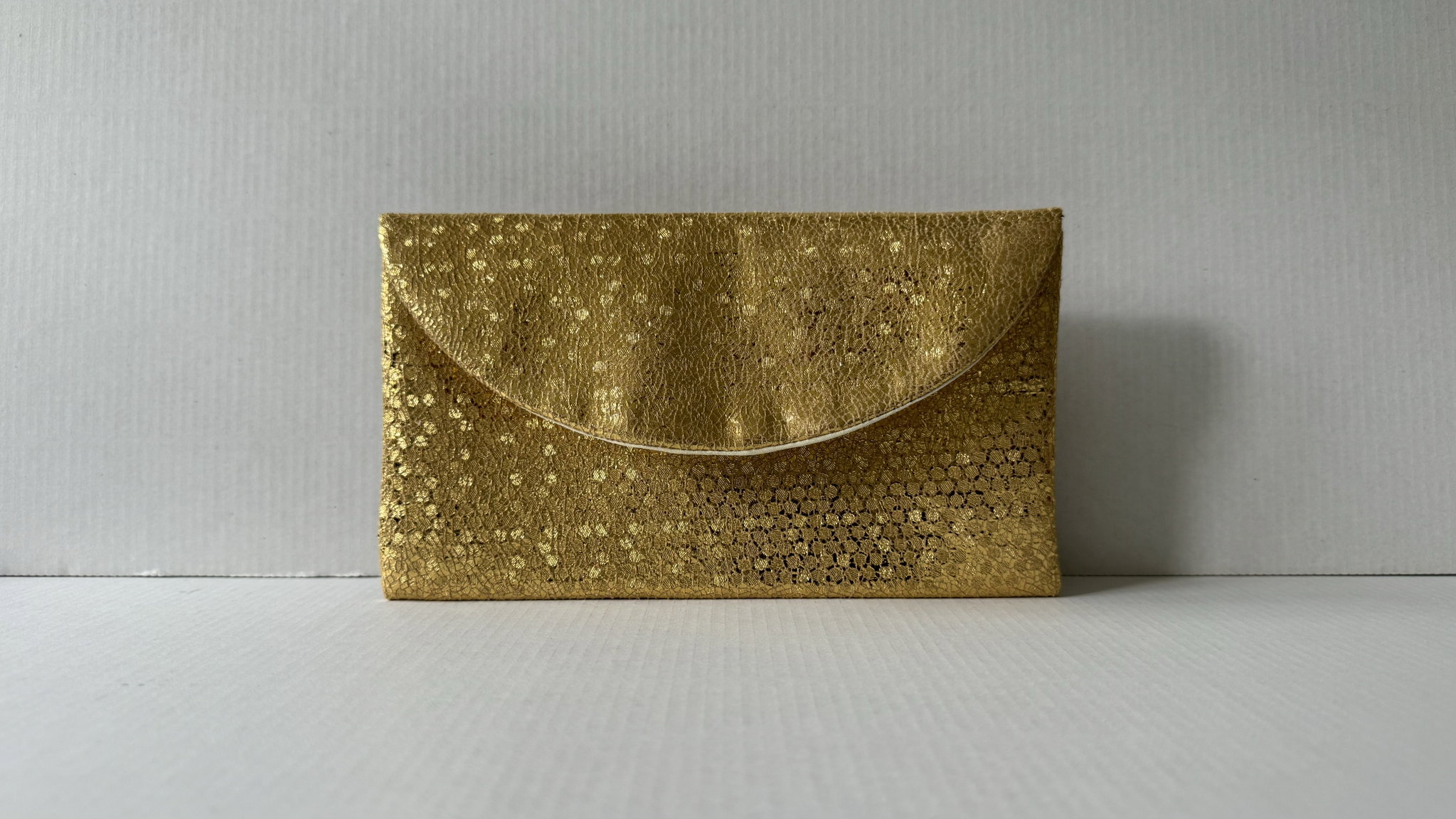GOLDEN MONEY POUCH_0