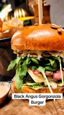 Meniu Black Angus Gorgonzola beef burger