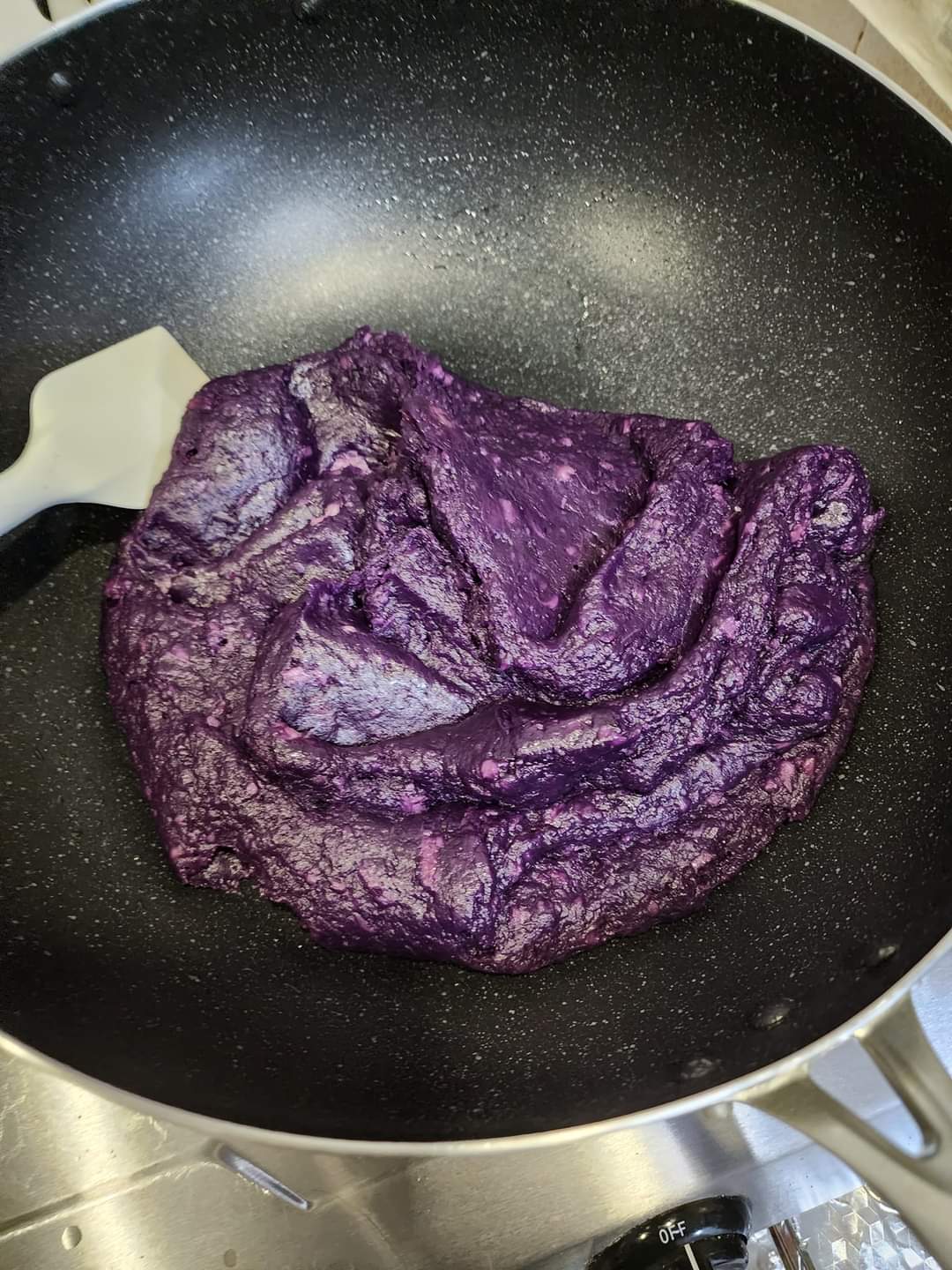 Vegan Purple potato taro puffs! Top seller! 60 to 65g each!5pcs $9.50)(10 pcs $17)_7