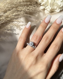 ROUND SOLITAIRE RING