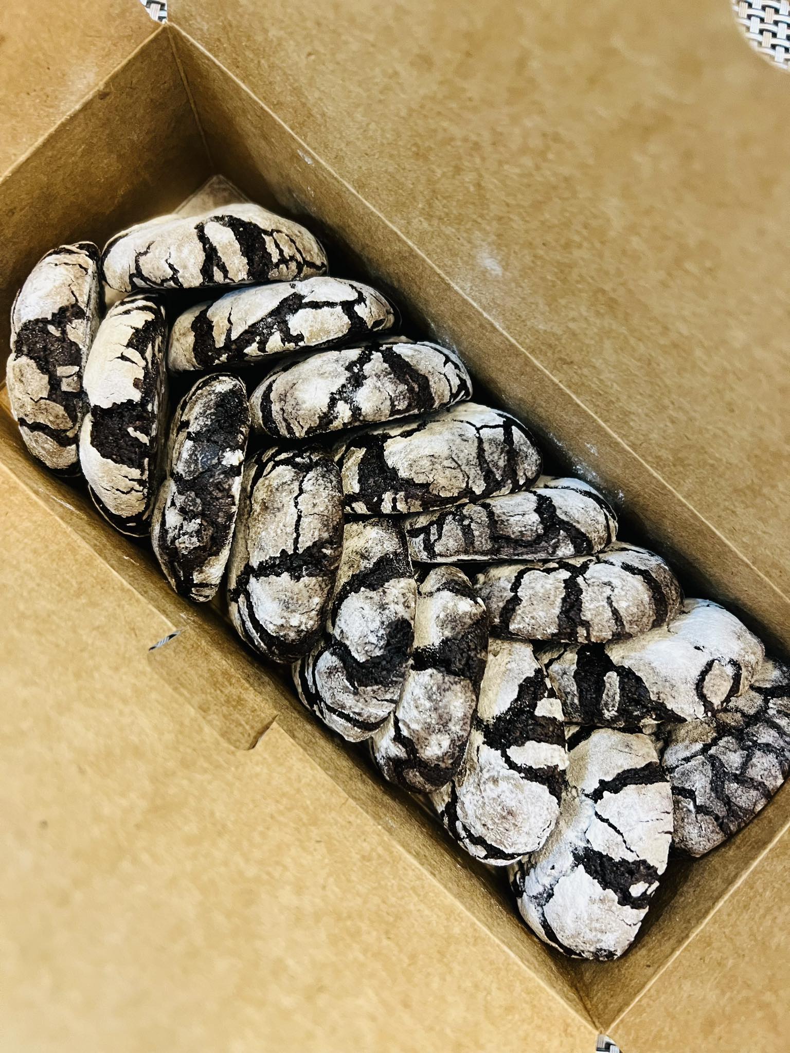 Moist Chocolate Crinkles_0